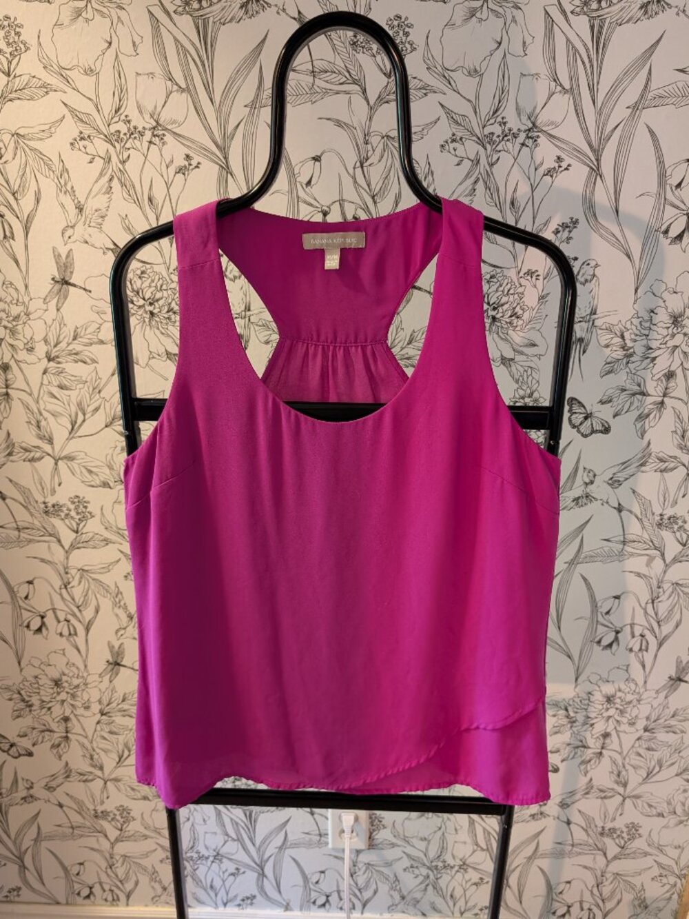 Banana Republic Fuchsia Sleeveless Layered Hem Blouse Size Medium